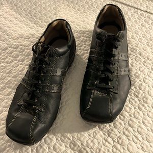Men’s Sketcher casual leather shoes, black w/tan stitching. Worn once. Like new.